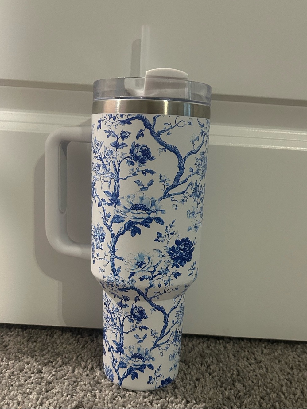 Blue Floral Insulated stainless steel Tumbler with Handle 40 oz